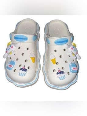 Women’s Cinnamoroll White Clogs Shoes Size 39-40/8.5 Sanrio Kawaii Cute Charms